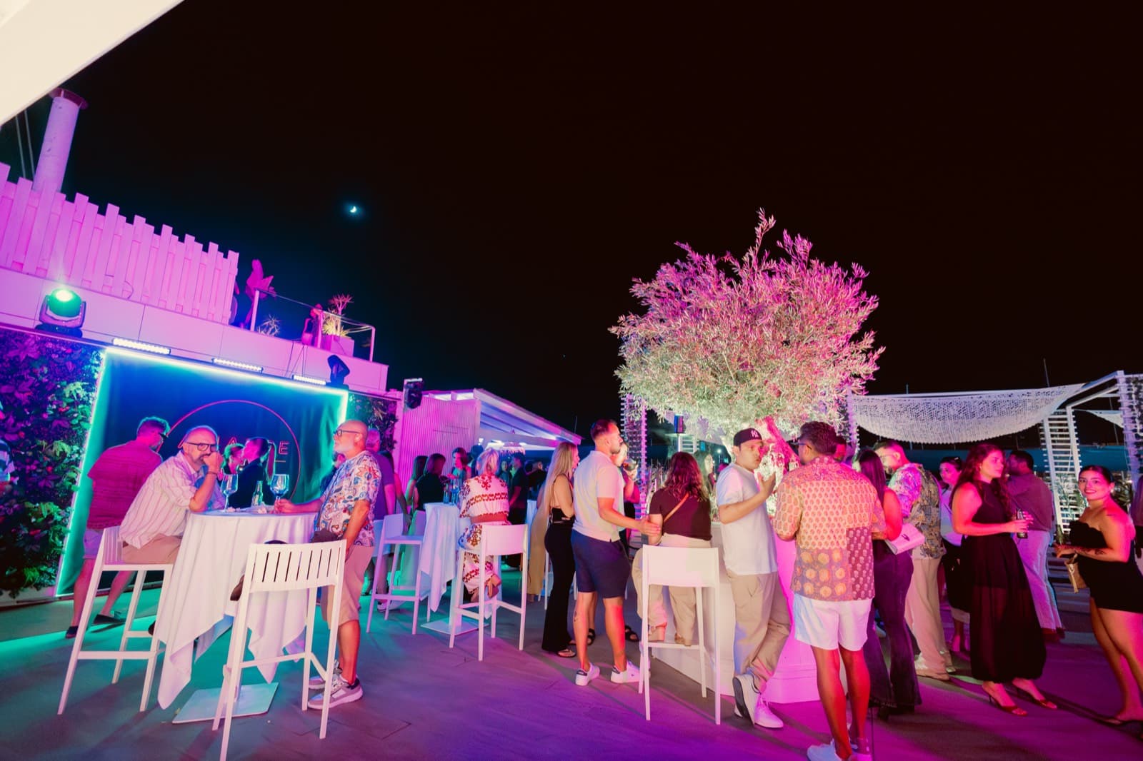 La terraza de noche
